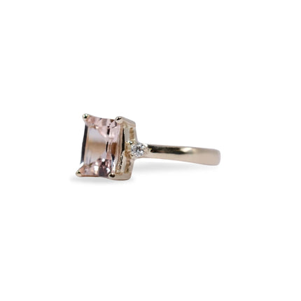 INÉS - Anillo de Morganita y Moissanitas Oro 10K