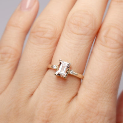 INÉS - Anillo de Morganita y Moissanitas Oro 10K