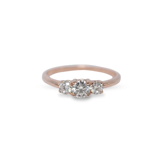 PRISCILA - Anillo tres piedras Moissanitas Oro 14K